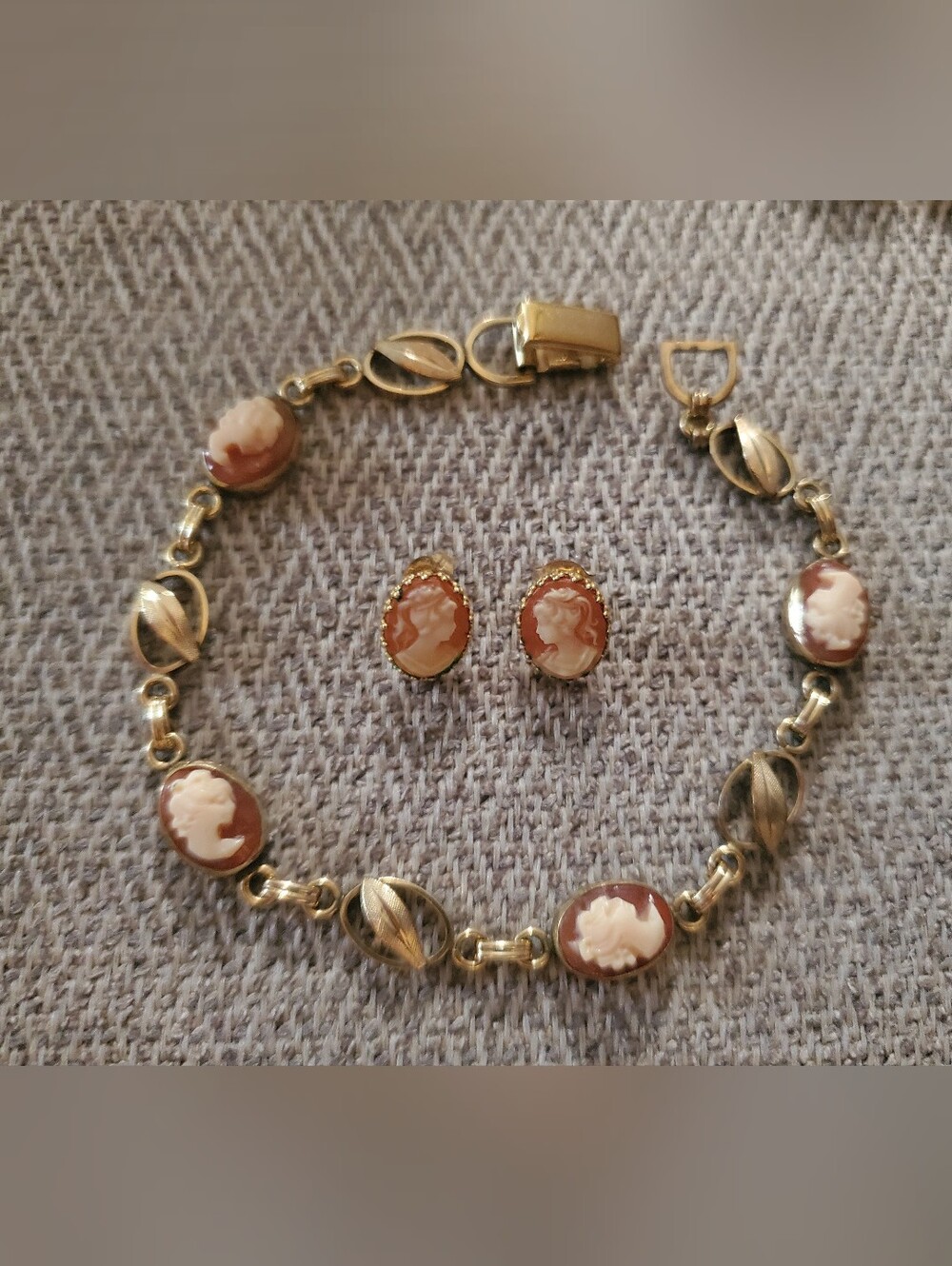 Vintage Style Cameo Gold-Tone Bracelet and Earrings Set - Cream on Brown